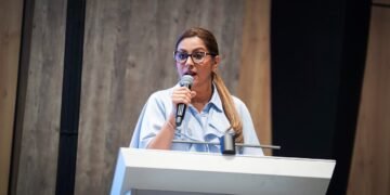 “El fuego arrasó con cultivos, pastos, viviendas, pero no se llevó la vida y con la vida vamos a reconstruir este Tolima”: gobernadora