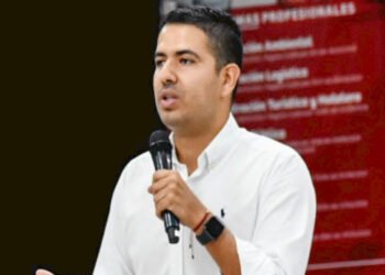 “No se trata de que cambien nombres cuando al final pues la administración es la misma”, Andrés Zambrano