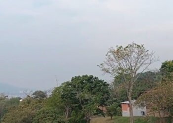 Humo de incendios genera capa de material particulado sobre Ibagué