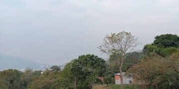 Humo de incendios genera capa de material particulado sobre Ibagué