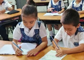 Estudiantes de colegios oficiales este martes 11 de agosto recibirán clases virtuales