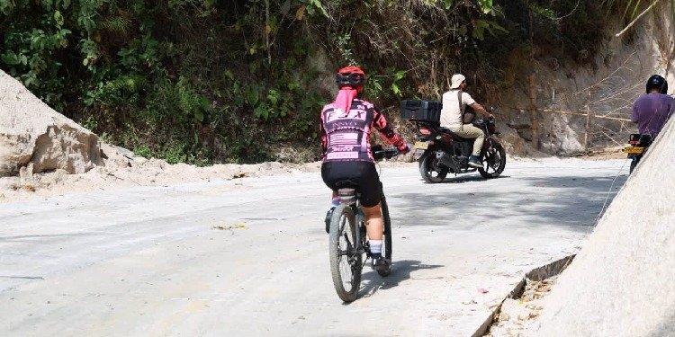 Alcaldía de Ibagué reporta 80% de avance en obra de placa huella en zona rural