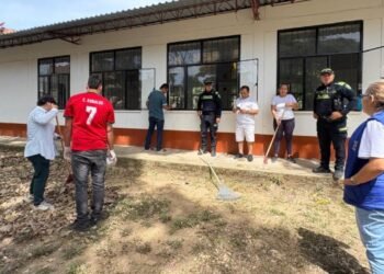Salón comunal de la Comuna Ocho fue recuperado con jornada de embellecimiento