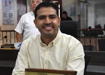 Andrés Zambrano cuestiona las estructuras políticas tradicionales y pide nuevas candidaturas para 2027
