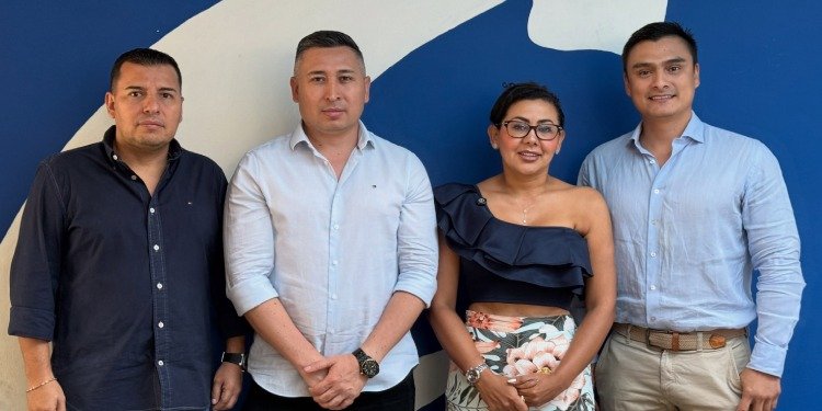 Víctor Ortiz asegura que decisión del Partido Conservador de pasar a la independencia fue de la bancada