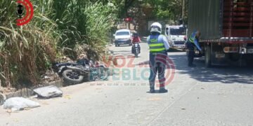 Brutal choque en Galarza: motociclista quedó gravemente herido tras estrellarse contra un camión