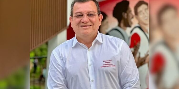 Esta es la trayectoria de Jonh Jairo Méndez, el científico que hoy dirigirá la UT