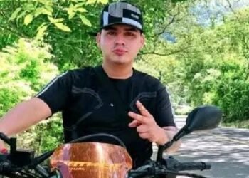 Falleció Julián Ríos tras chocar su moto contra una retroexcavadora en Rovira