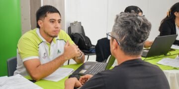 Comfenalco Tolima impulsa el talento joven con una jornada de empleo en Ibagué