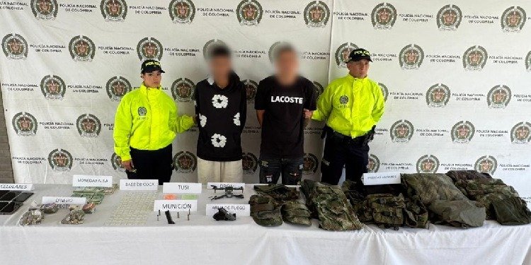 Dos capturados en Ibagué y El Espinal con marihuana, drones, dinero falso y uniformes de uso privativo de las Fuerza Militares