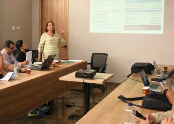 Continúan las mesas de trabajo para analizar proyecto de Clínica Materno Infantil 
