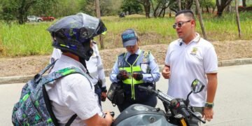 Ir en contravía y pasarse el separador: las conductas sancionadas en Arboleda del Campestre