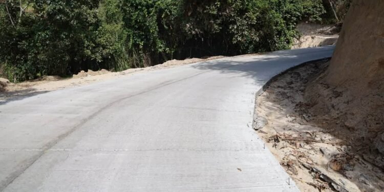 Habitantes de Calambeo piden continuar obras de recuperación de la vía
