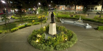 Modernizaron todo el alumbrado público en la Plaza de Bolívar