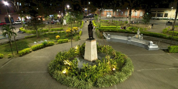 Modernizaron todo el alumbrado público en la Plaza de Bolívar