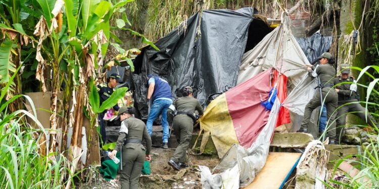 Seis cambuches fueron desmontados en la cuesta de la calle 14, en Ibagué