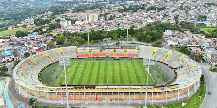 Nueva gramilla para el estadio Manuel Murillo Toro