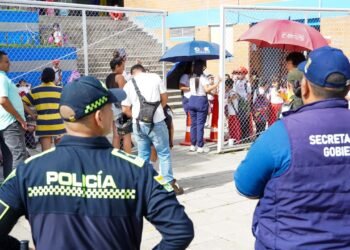 Colegio Técnico Bicentenario fue escenario de requisas y controles para prevenir riesgos entre estudiantes