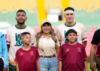 Influenciadores convocaron a cientos de espectadores en el estadio Manuel Murillo Toro