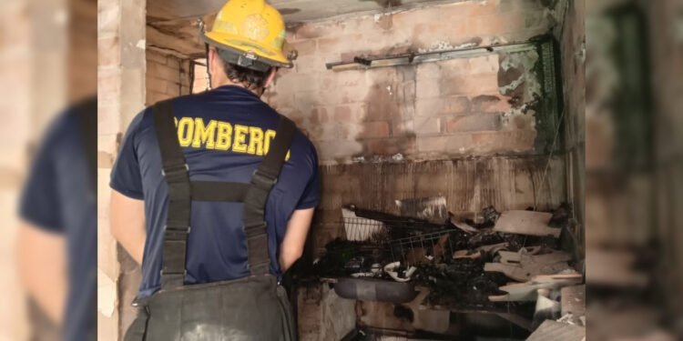 Voraz Incendio en el conjunto Monterrey dejó daños en varias habitaciones