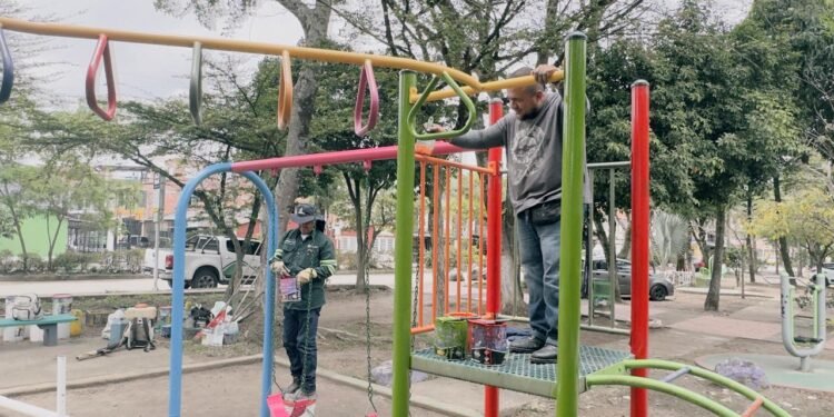 Alcaldía de Ibagué adelanta embellecimiento y fundido de placa en polideportivo del Parque de la 96