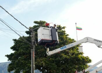 Cerca de 150 luminarias defectuosas modernizó la Alcaldía entre la Ferrocarril, calle 19 y carrera Primera