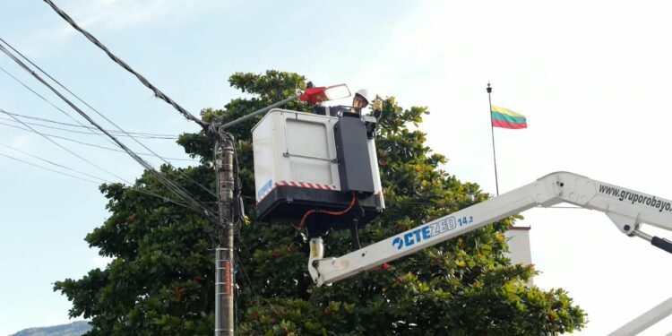 Cerca de 150 luminarias defectuosas modernizó la Alcaldía entre la Ferrocarril, calle 19 y carrera Primera