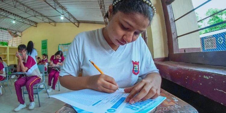 ¡El Tolima entra al top 15 de Colombia en las pruebas Saber 11, pero persisten retos en matemáticas y lectura crítica!