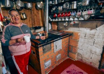 Nuevas estufas ecoeficientes entregó Cortolima a familias campesinas de Herveo